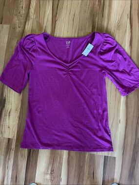 New Gap Feather T-M